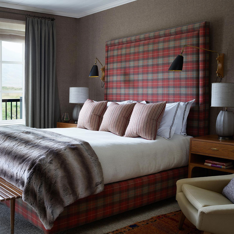 Gunnar - King Bed