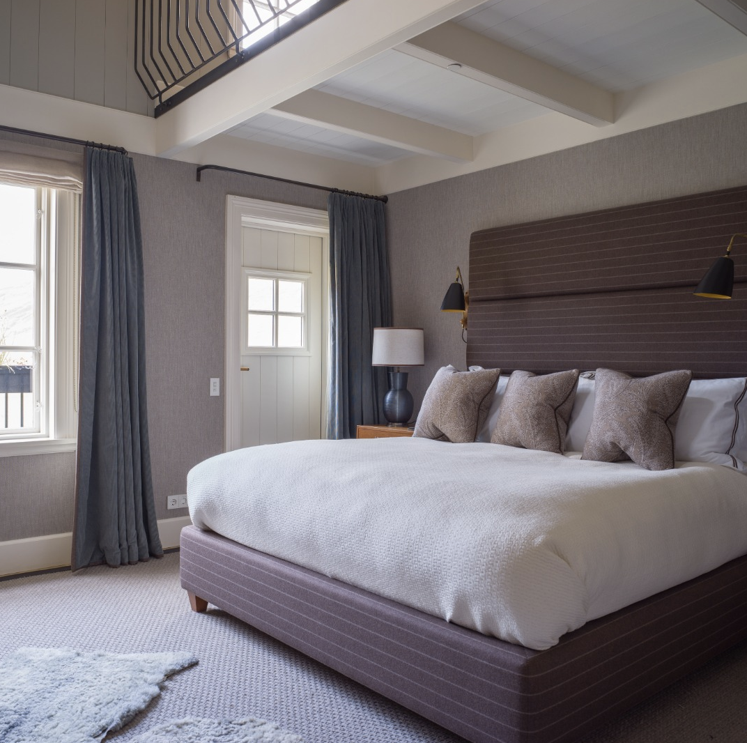 Skađi - King Bed with Lofted Double Bed