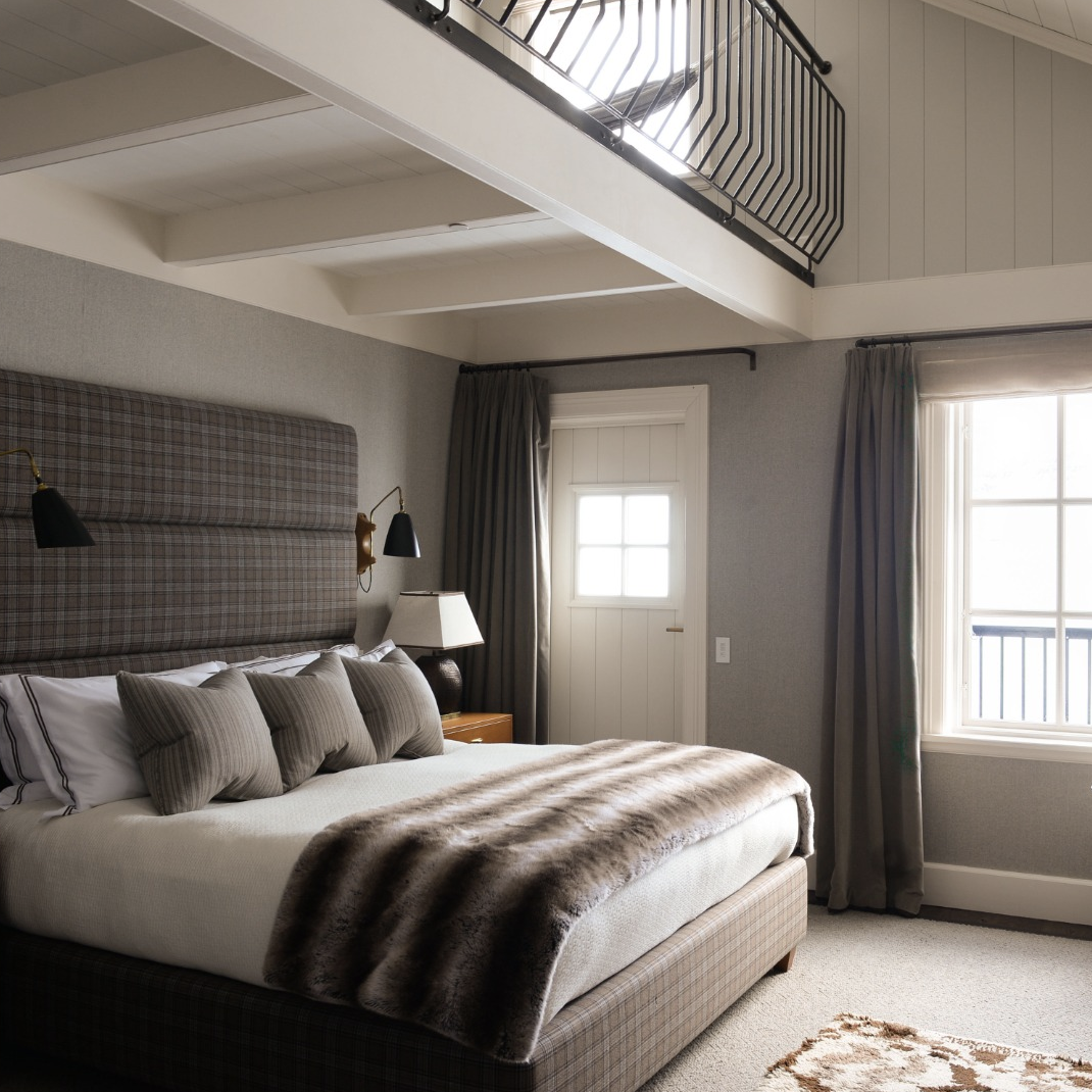 Auður - King Bed with Lofted Double Bed