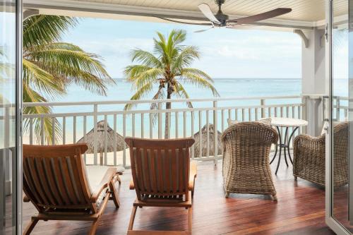 Peninsula Balcony Suite