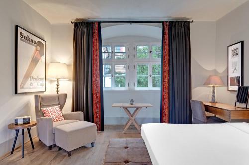 Deluxe King Room