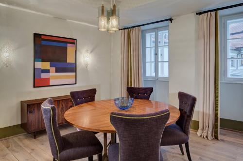 Moser Suite