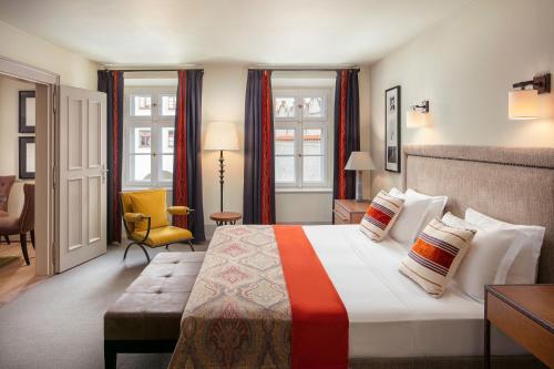 Deluxe Suite Castle View