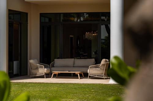 Five Bedroom Marina Skyline View, Private Pool Villa, Complimentary Soft Drinks Minibar, Daily In Villa Breakfast & Butler Service
