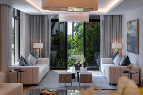 Five Bedroom Marina Skyline View, Private Pool Villa, Complimentary Soft Drinks Minibar, Daily In Villa Breakfast & Butler Service
