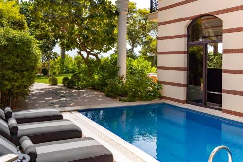 Five Bedroom Marina Skyline View, Private Pool Villa, Complimentary Soft Drinks Minibar, Daily In Villa Breakfast & Butler Service