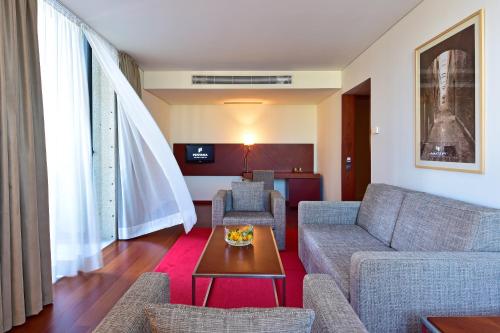 Mezzanine Suite