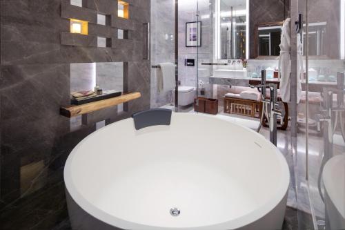 Executive King Room 