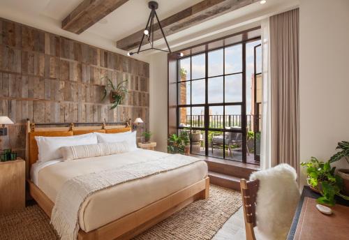 King Room with Balcony
