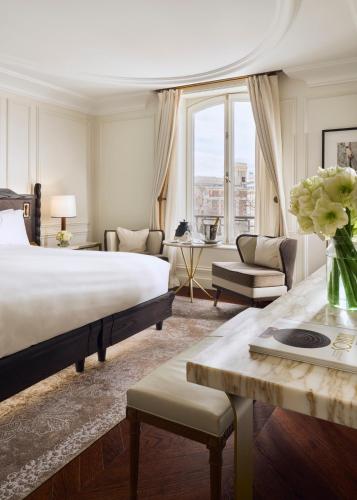 Deluxe Garden View Room King