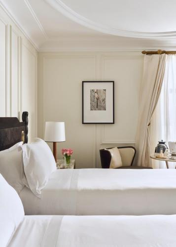 Deluxe Prado View Room Twin