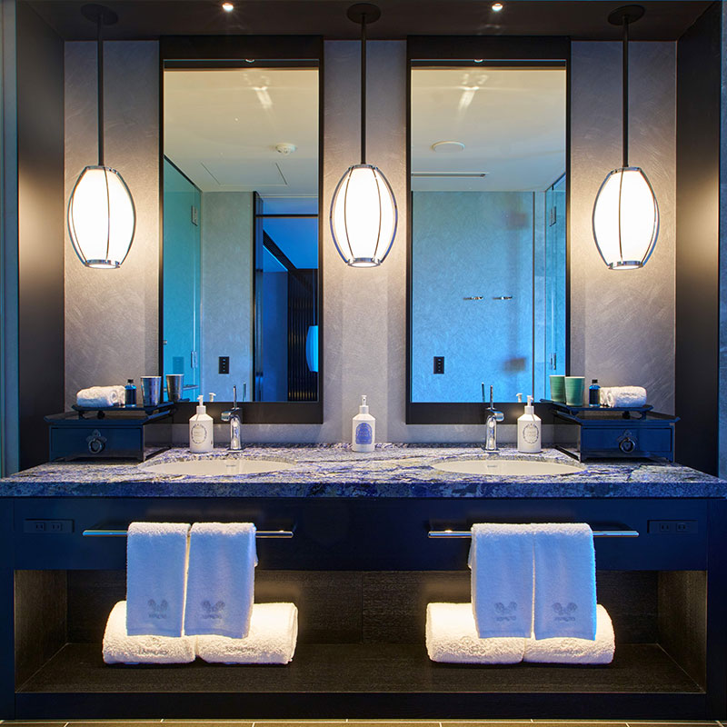 Luxury City View Twin