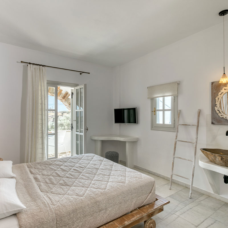 Premium Side Sea & Pool View Room