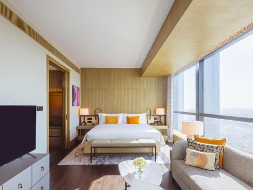 Deluxe City View King Room