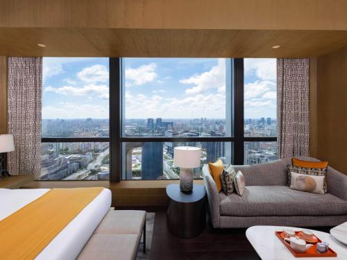 Deluxe City View King Room