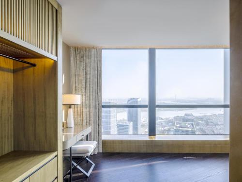 Deluxe River View Suite