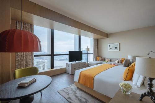 Deluxe River View King Room