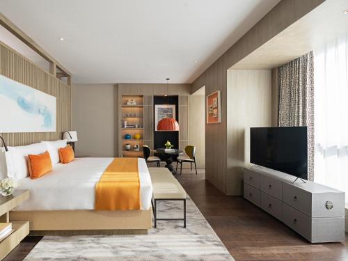 Deluxe River View King Room