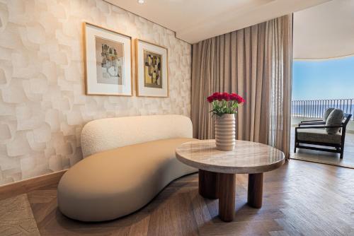 Deluxe Sea Facing Rooms