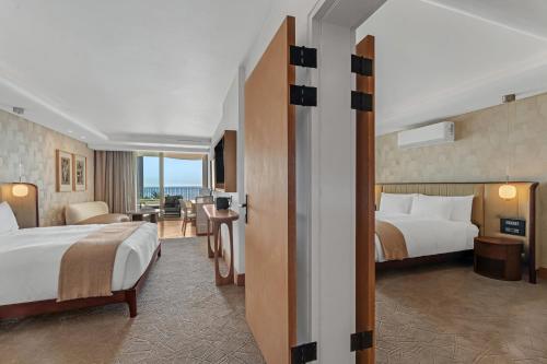 Deluxe Sea Facing Rooms