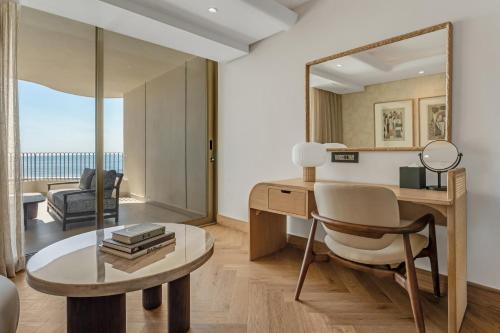 Deluxe Sea Facing Rooms