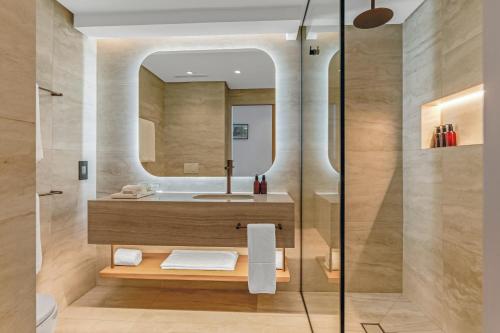 Deluxe Sea Facing Rooms