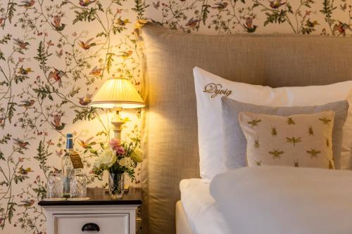 Deluxe Double Room with Shower