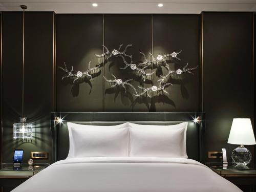 Premium Stateroom King