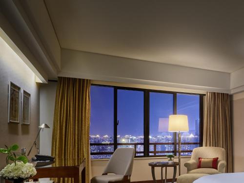 Club Deluxe City View, Club level, Guest room, 1 King