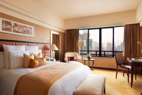 Club Deluxe City View, Club level, Guest room, 1 King