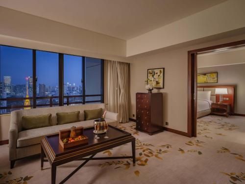 Premier Suite, 1 Bedroom Suite, 1 King, Nanjing West RD view