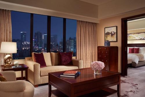 Premier Suite, 1 Bedroom Suite, 1 King, Nanjing West RD view