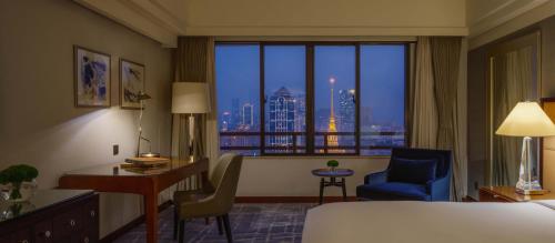 Deluxe Skyline View Room, Guest room, 1 King