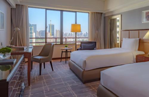 Deluxe Skyline View Room, Guest room, 2 Twin/Single Bed(s)