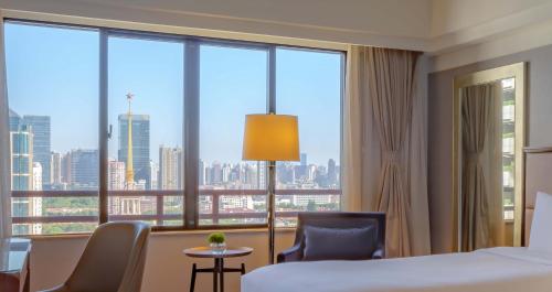 Club Skyline View, Club level, Guest room, High floor