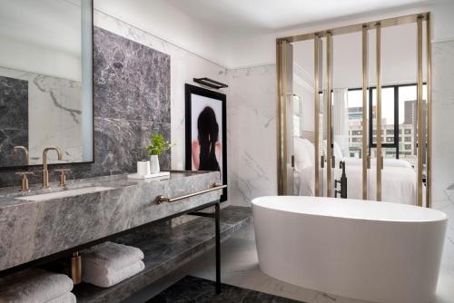 Premier Carré Doré Room