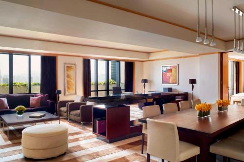 Two-Bedroom Penthouse Suite - Club Lounge Access