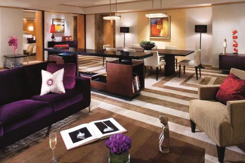 Two-Bedroom Penthouse Suite - Club Lounge Access