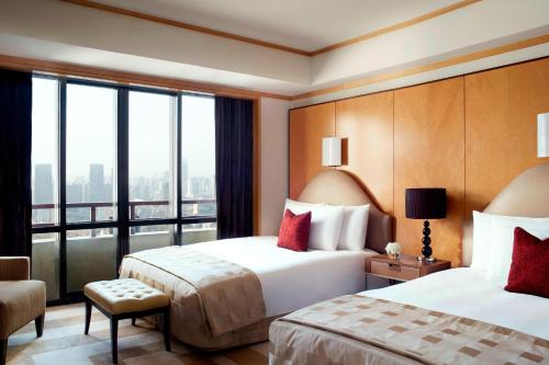 Two-Bedroom Penthouse Suite - Club Lounge Access