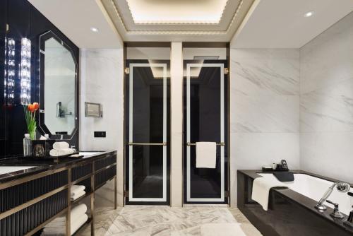 Terrace River King Room