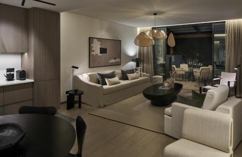 LUX* Pool Residence