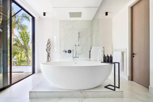 LUX* Grand Beach Pool Villa