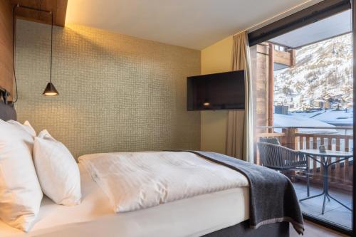 Double Room West