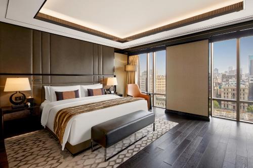 Deluxe River Suite