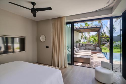 LUX* Beachfront Pool Villa