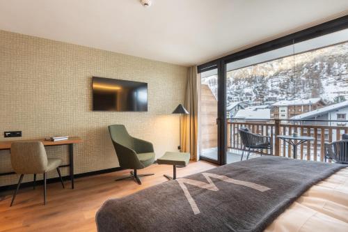 Deluxe Double Room West