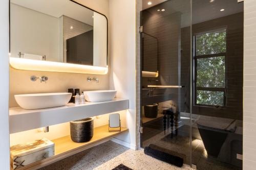 Luxury King Room