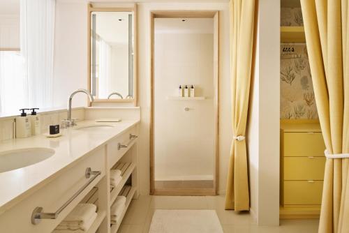 Lux Suite