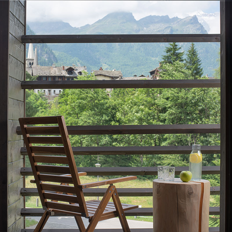 Family Room Quadruple Terrace