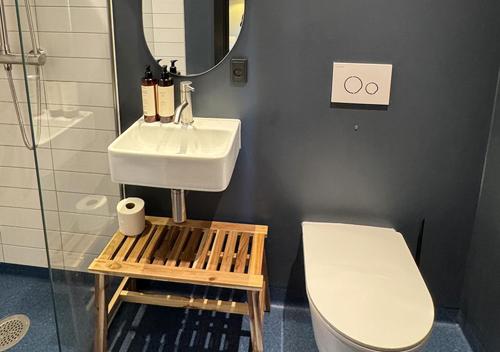 Single Room with Private Bathroom